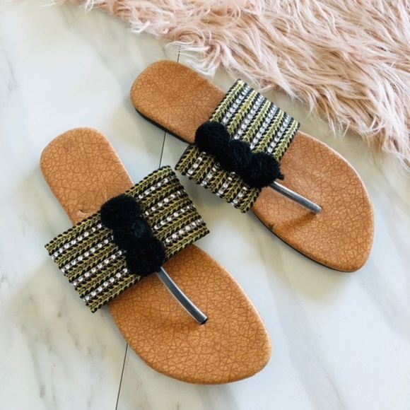 flip flops trendy